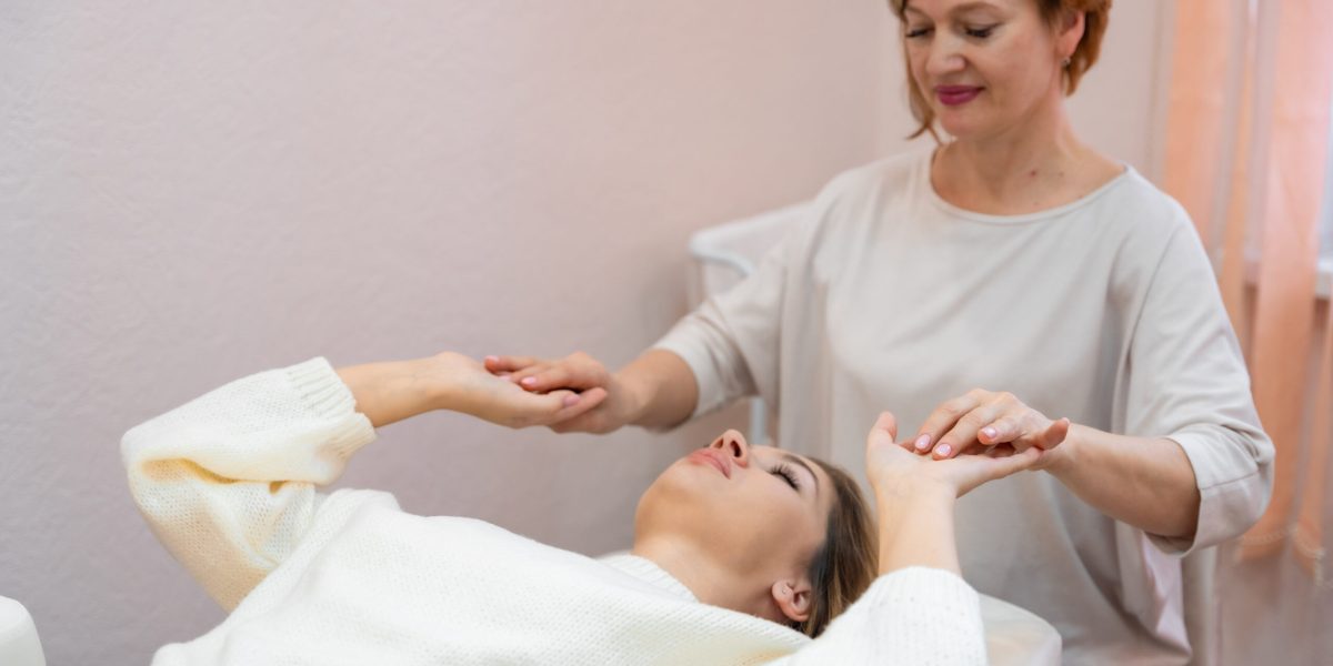 Conoce cómo funciona un sesión de Reiki a distancia