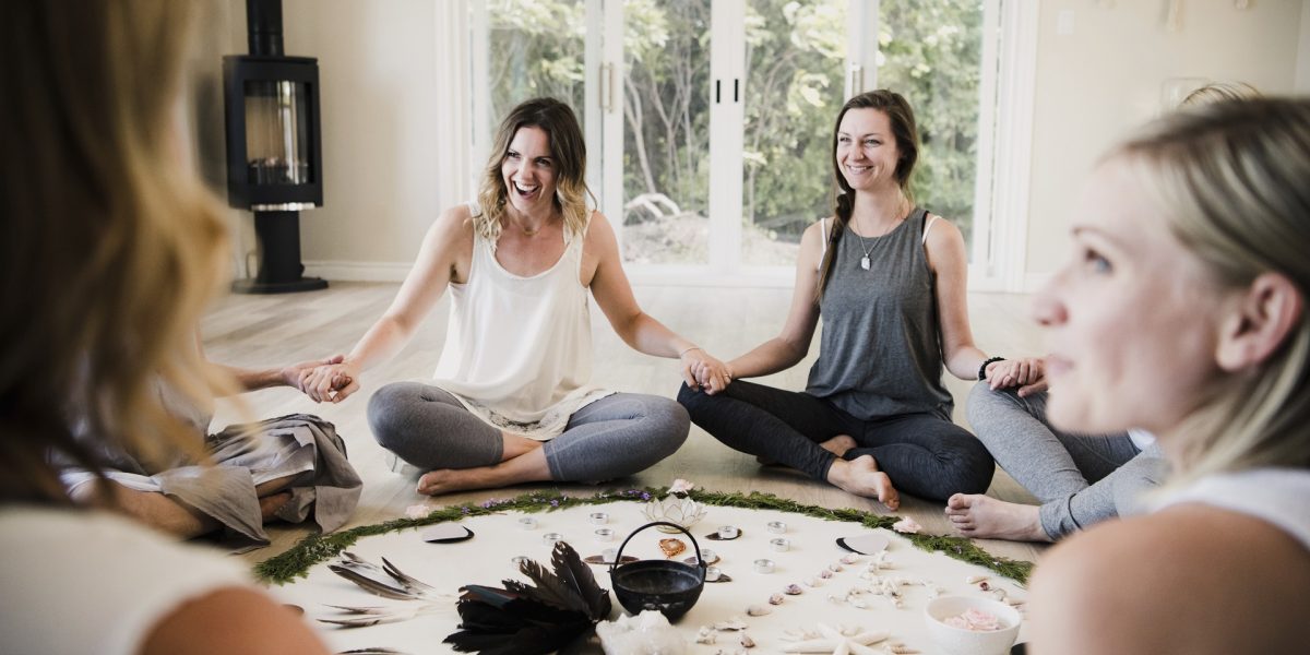 Círculo de mujeres en Las Palmas